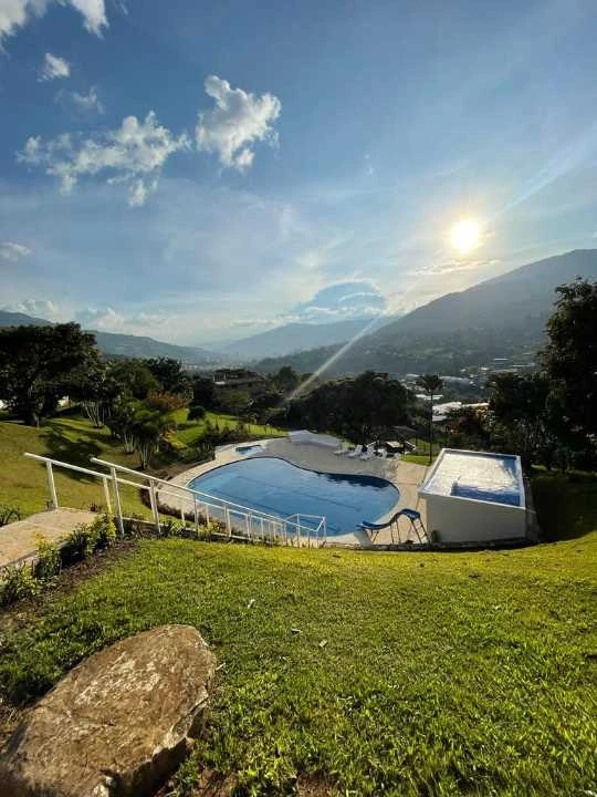 Espectacular finca  campestre sector Copacabana vereda el Alvarado