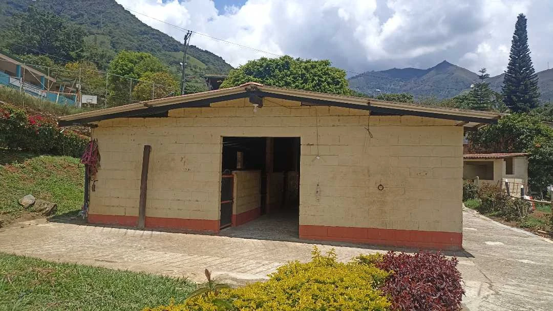 Espectacular finca  campestre sector Copacabana vereda el Alvarado