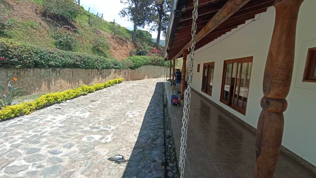 Espectacular finca  campestre sector Copacabana vereda el Alvarado