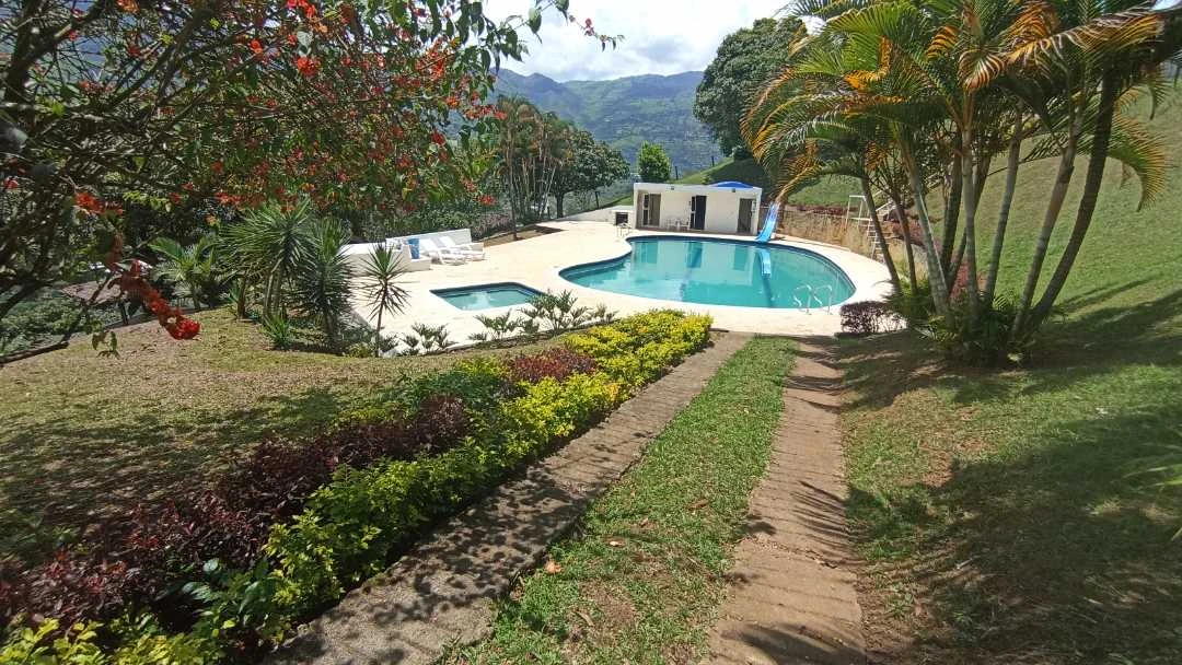 Espectacular finca  campestre sector Copacabana vereda el Alvarado