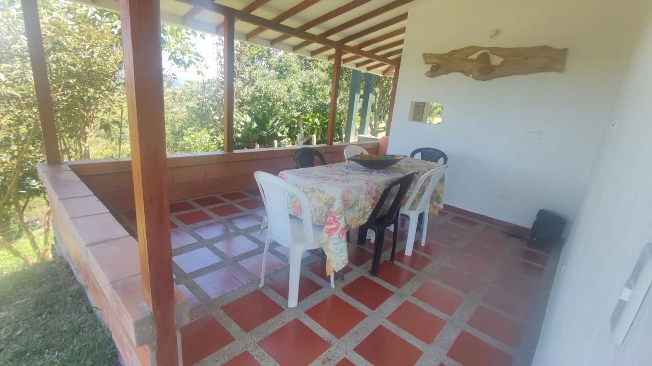 Apartaestudio en arriendo en Marinilla- vía Santuario 