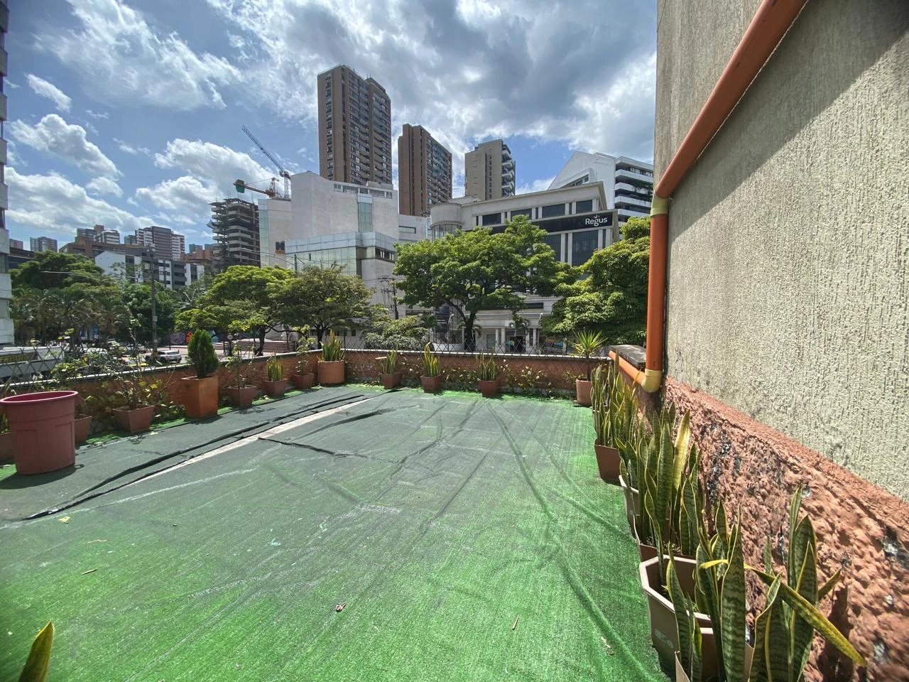 Arriendo Local comercial en el Poblado