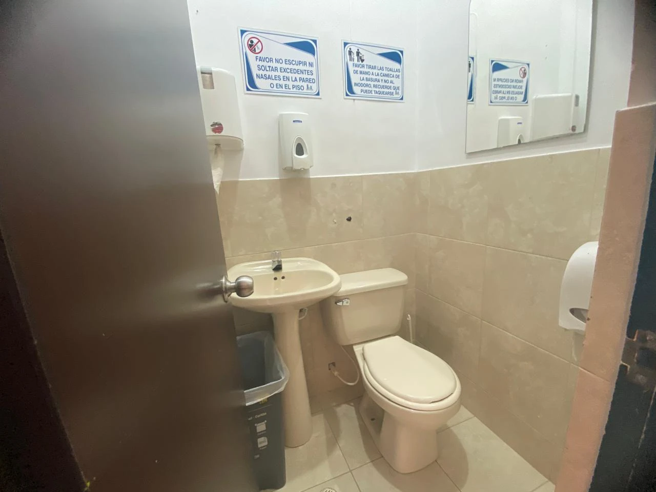 Arriendo Oficina en el Poblado  ciudad del Rio