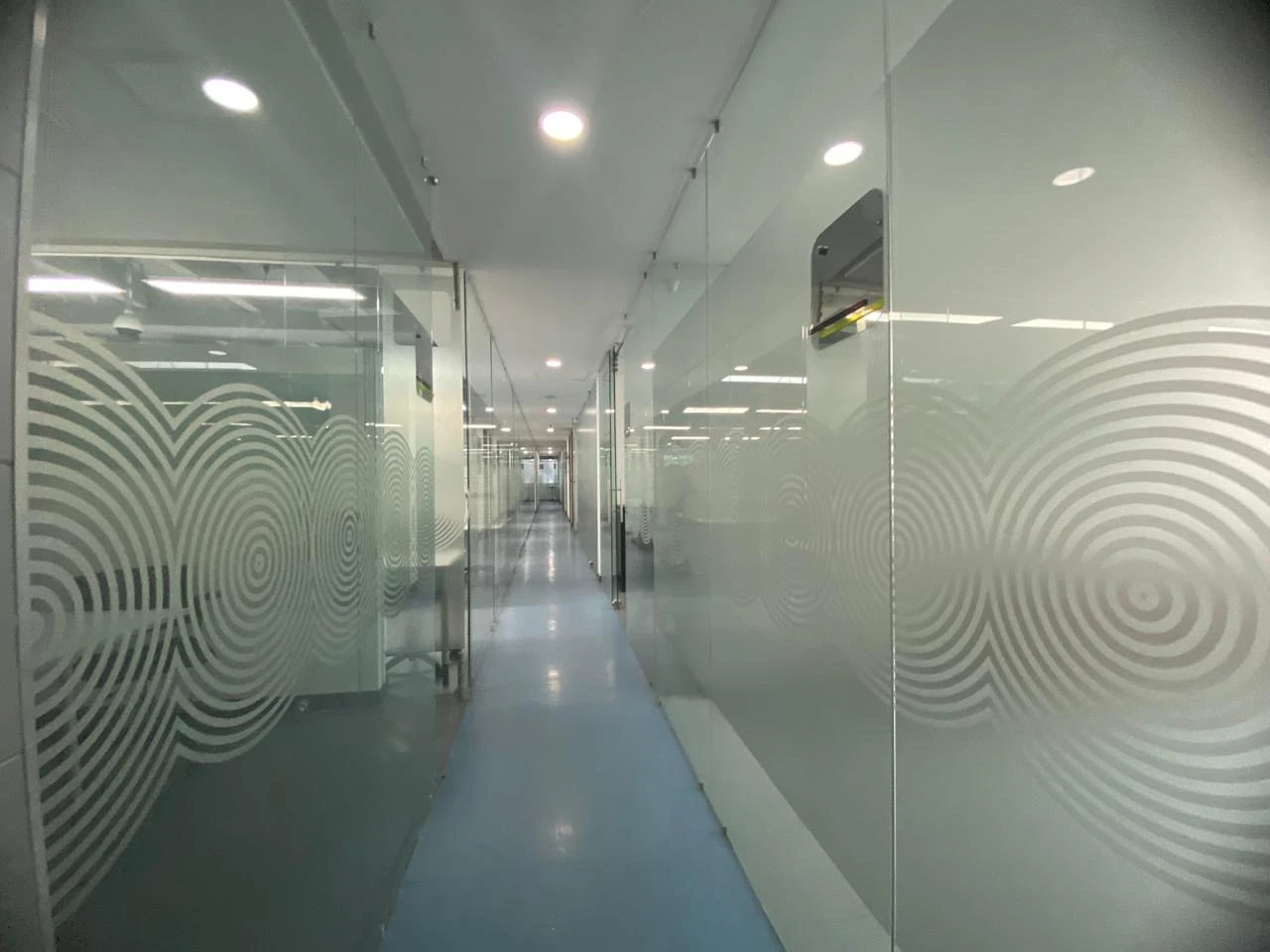 Arriendo Oficina en el Poblado  ciudad del Rio