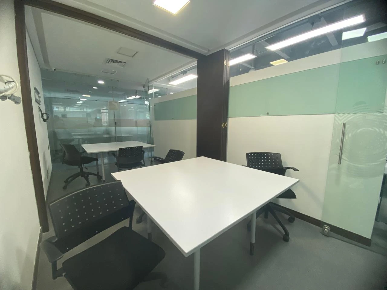 Arriendo Oficina en el Poblado  ciudad del Rio