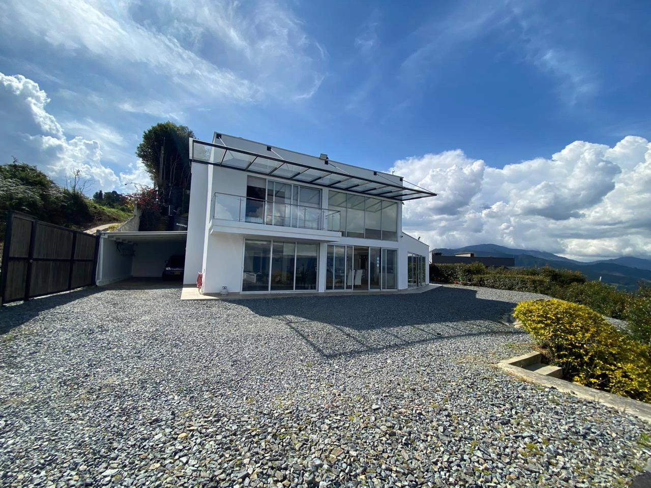 casa blanca mision paraiso