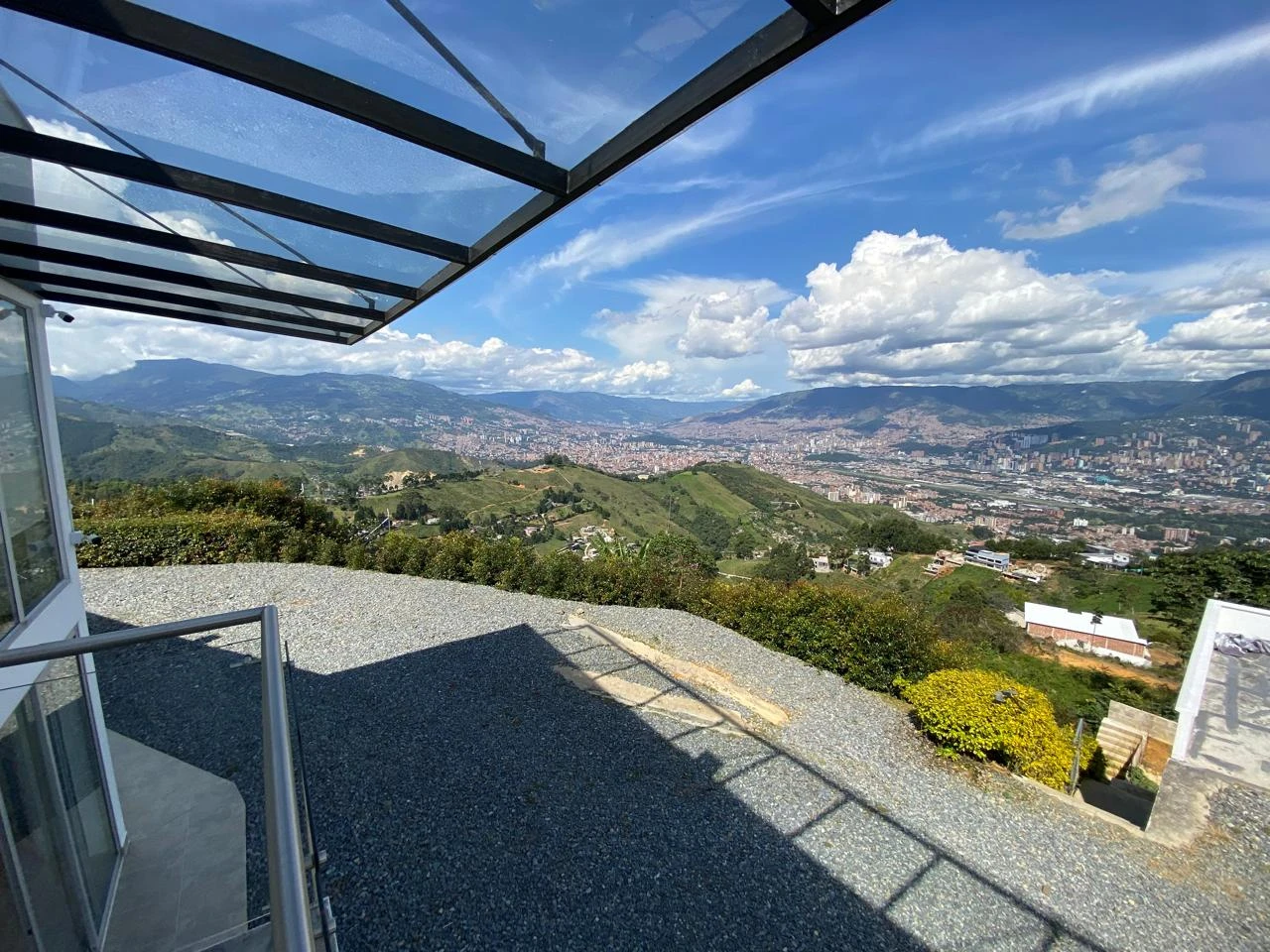 casa blanca mision paraiso