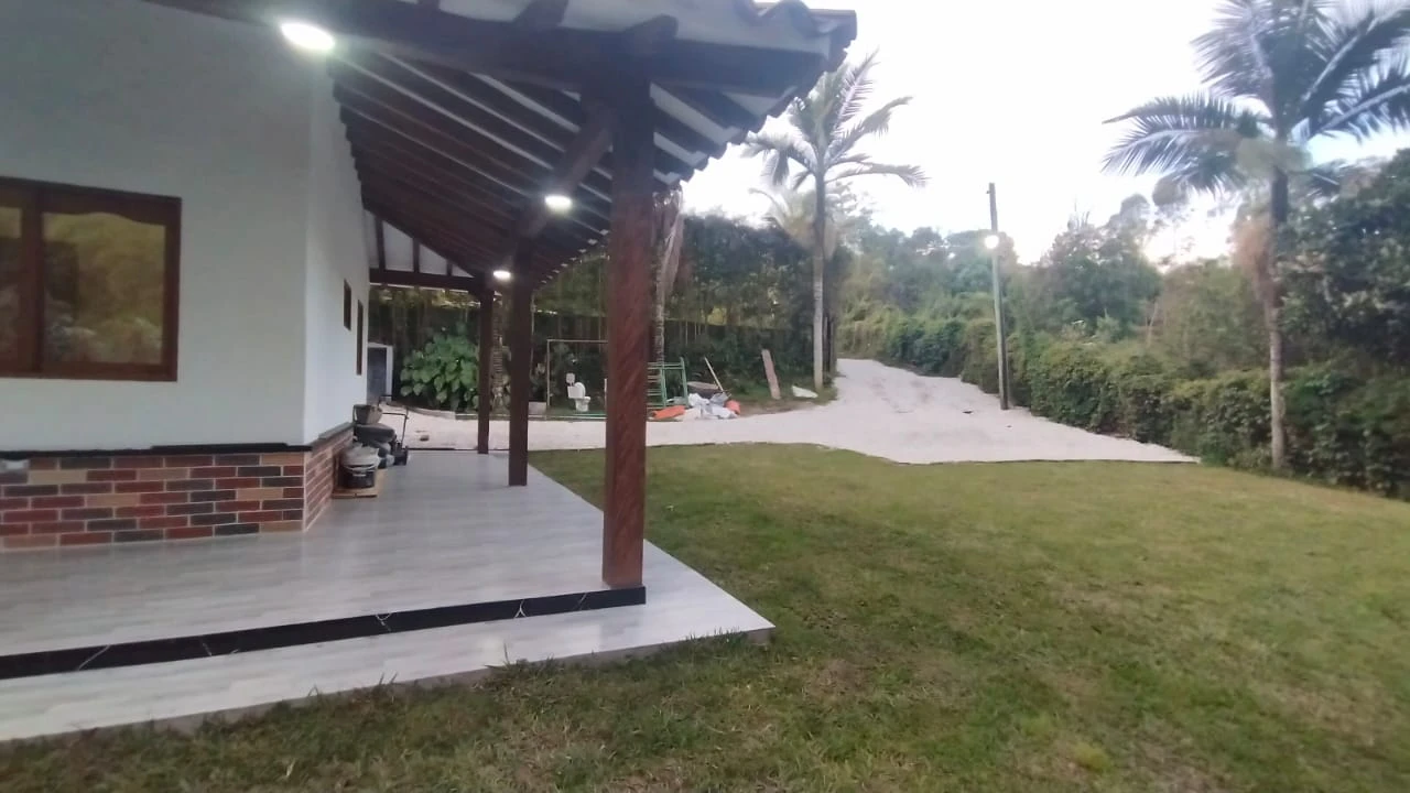 FINCA EN ARRIENDO EN CABECERAS - LLANOGRANDE