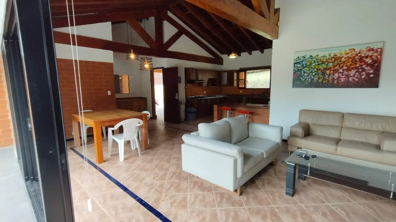 CASA LOTE EN ARRIENDO SECTOR AEROPUERTO JMC; RIONEGRO