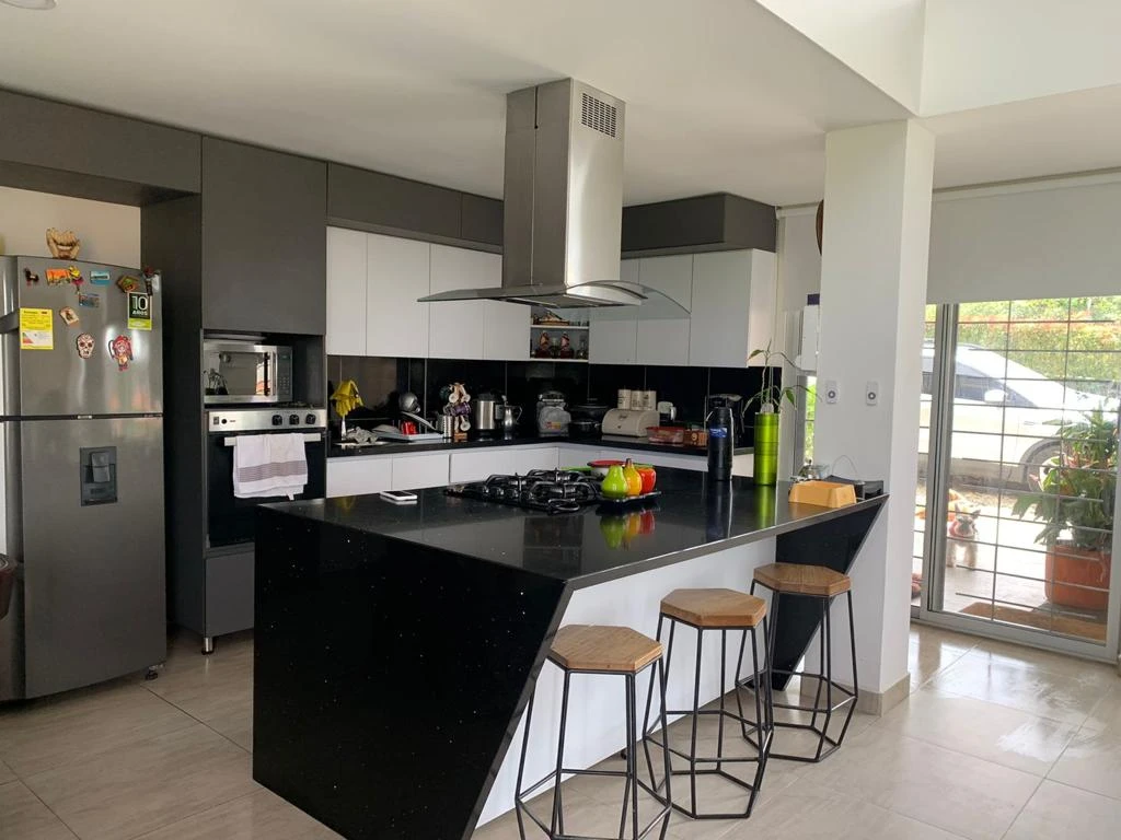 CASA LOTE EN ARRIENDO EN MARINILLA, LAS MERCEDES