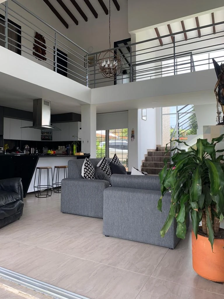 CASA LOTE EN ARRIENDO EN MARINILLA, LAS MERCEDES