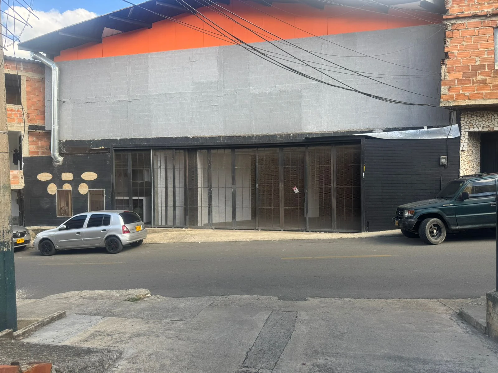 Local en arriendo sector barrio Mesa. 