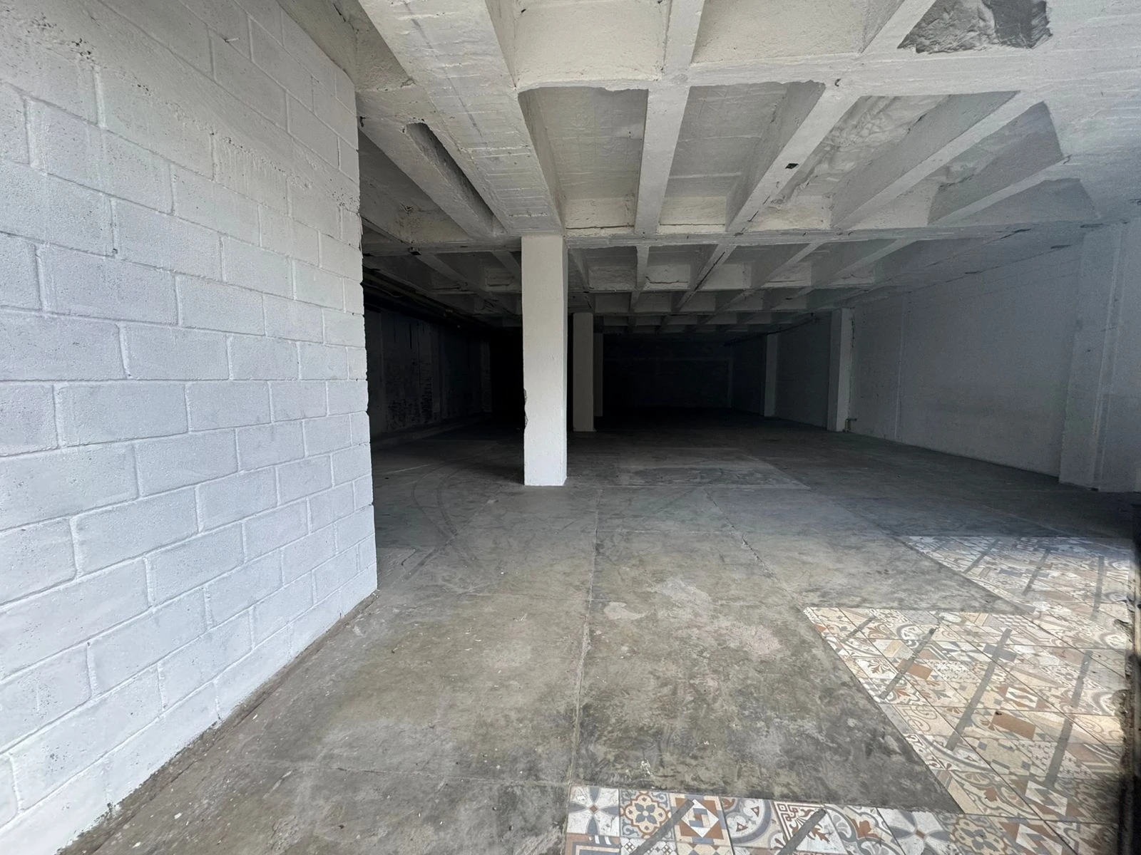 Local en arriendo sector barrio Mesa. 