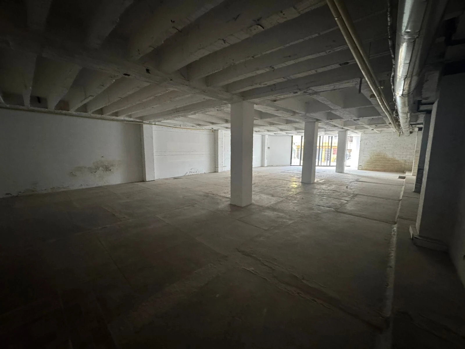 Local en arriendo sector barrio Mesa. 