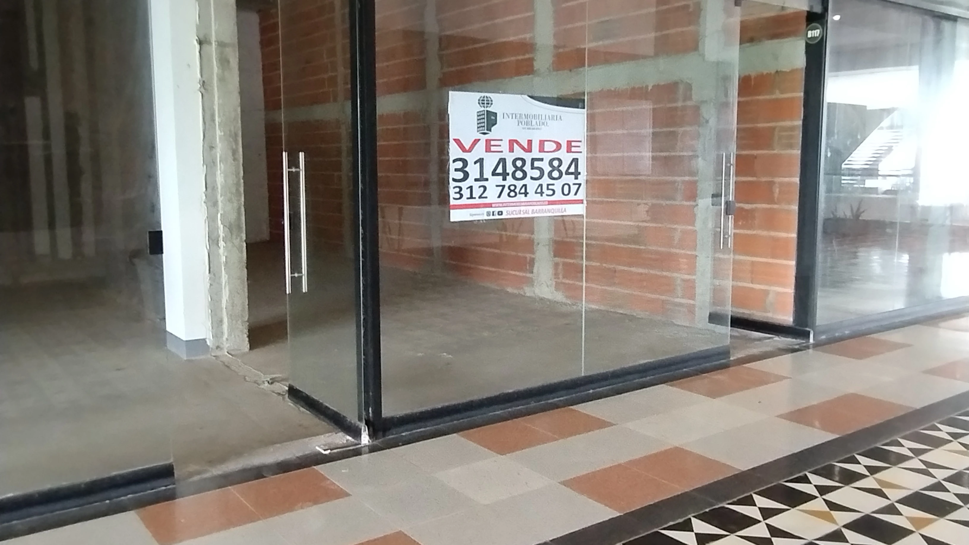 LOCAL EN VENTA EN PLAZA CAMPESTRE.