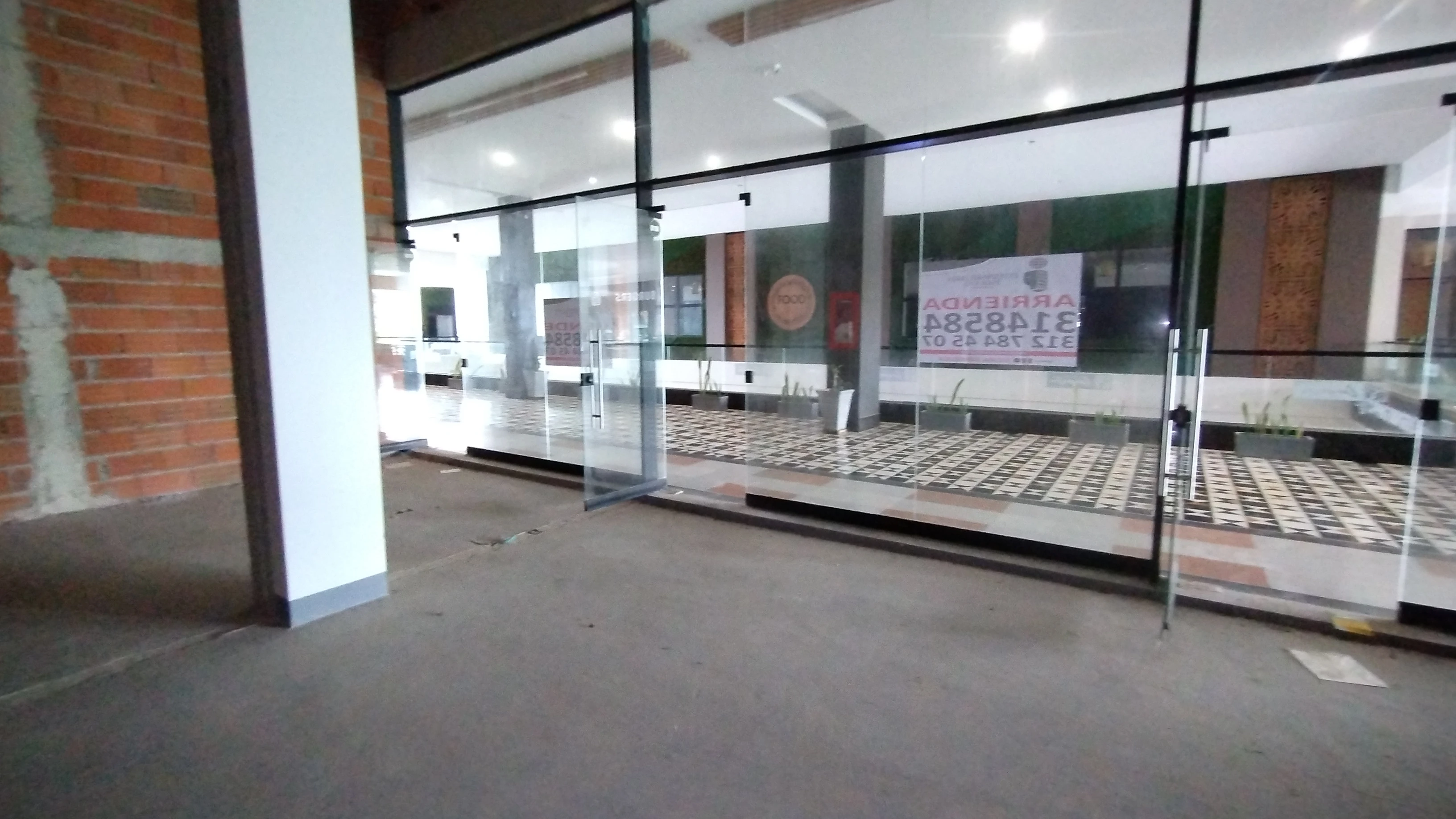 LOCAL EN VENTA EN PLAZA CAMPESTRE.