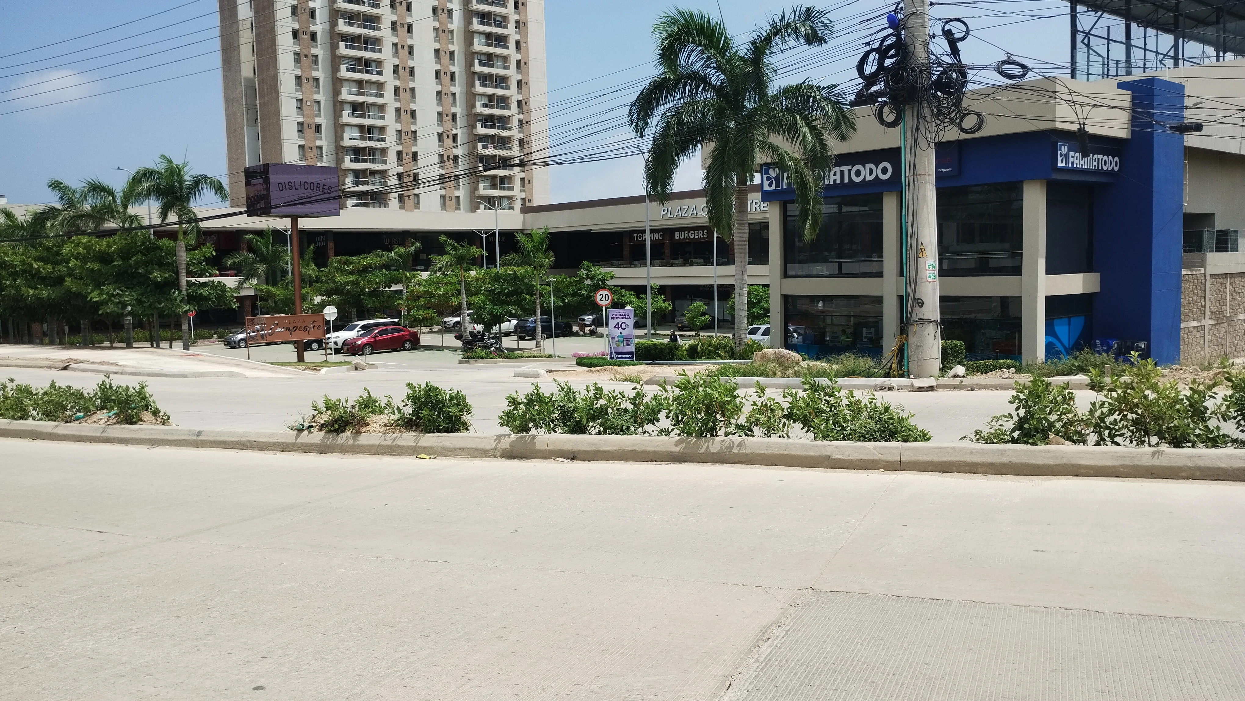 LOCAL EN VENTA EN PLAZA CAMPESTRE.