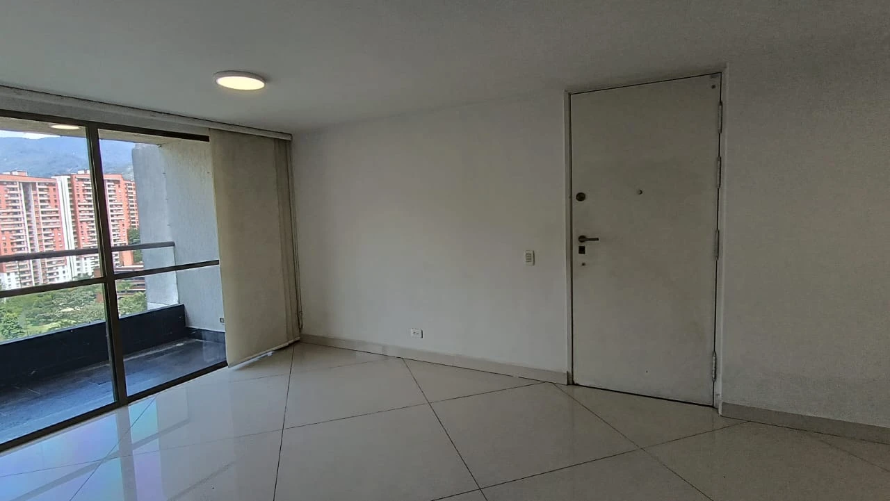 Apartamento en Arriendo Loma de los Bernal Medellin