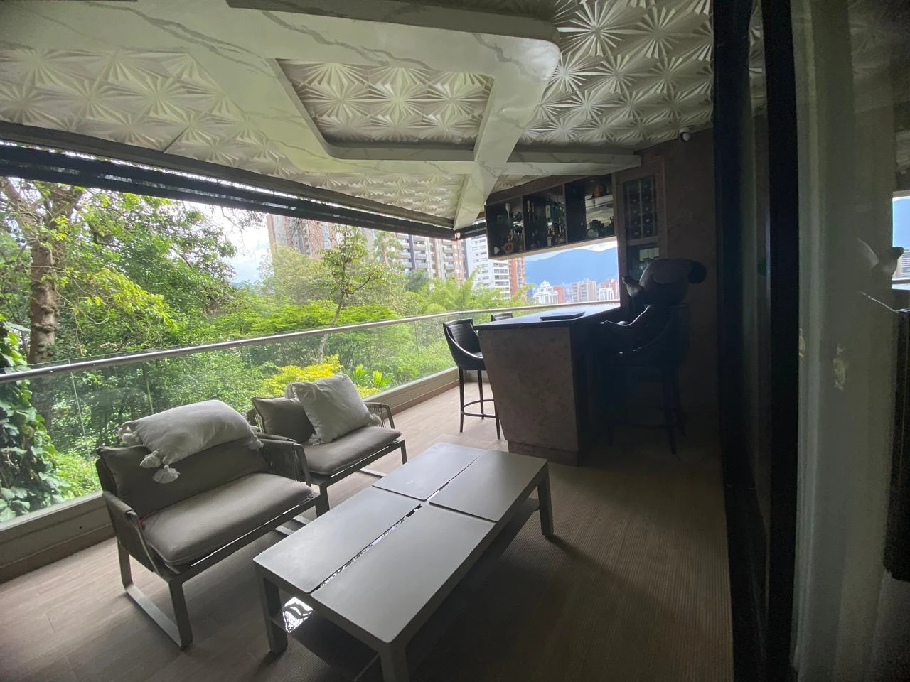 Arriendo Apartamento en el Poblado Sector los balsos