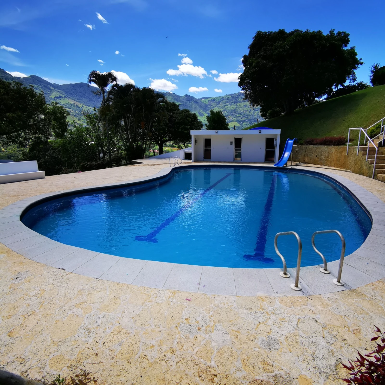 Casa campestre en Arriendo alvarado Copacabana