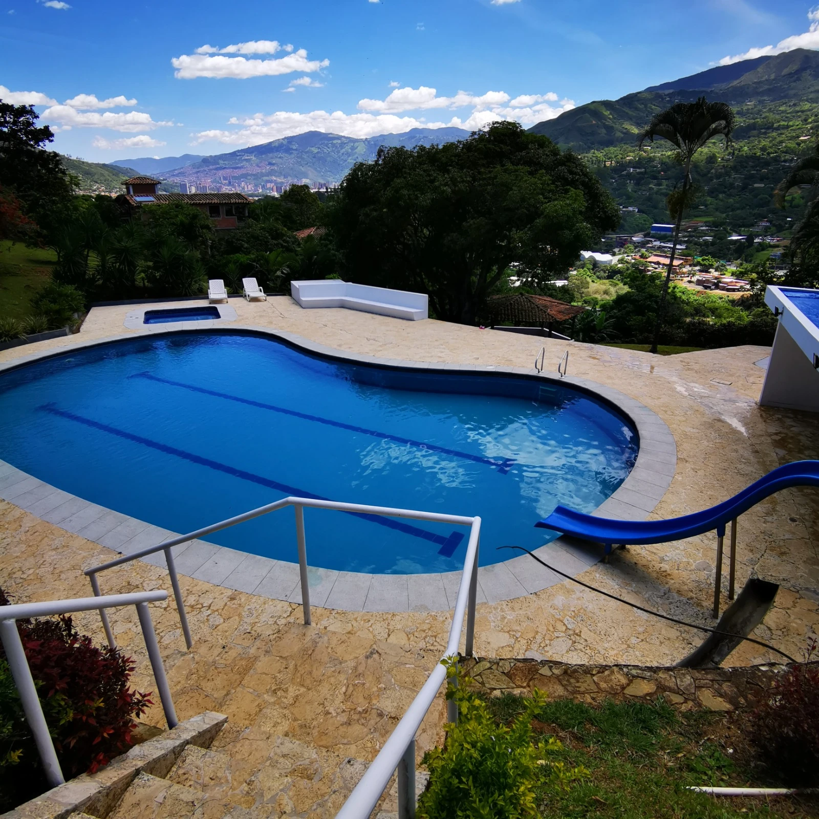 Casa campestre en Arriendo alvarado Copacabana