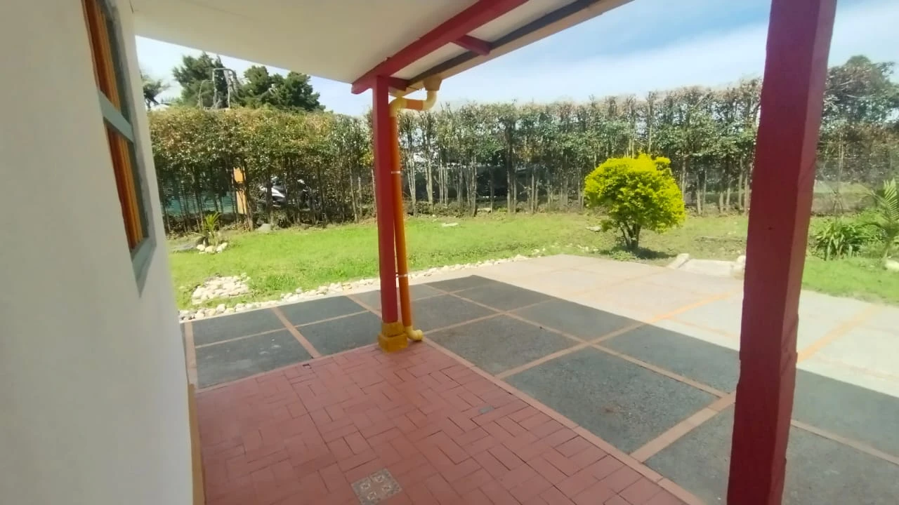 Casa lote en arriendo en el Tablazo 