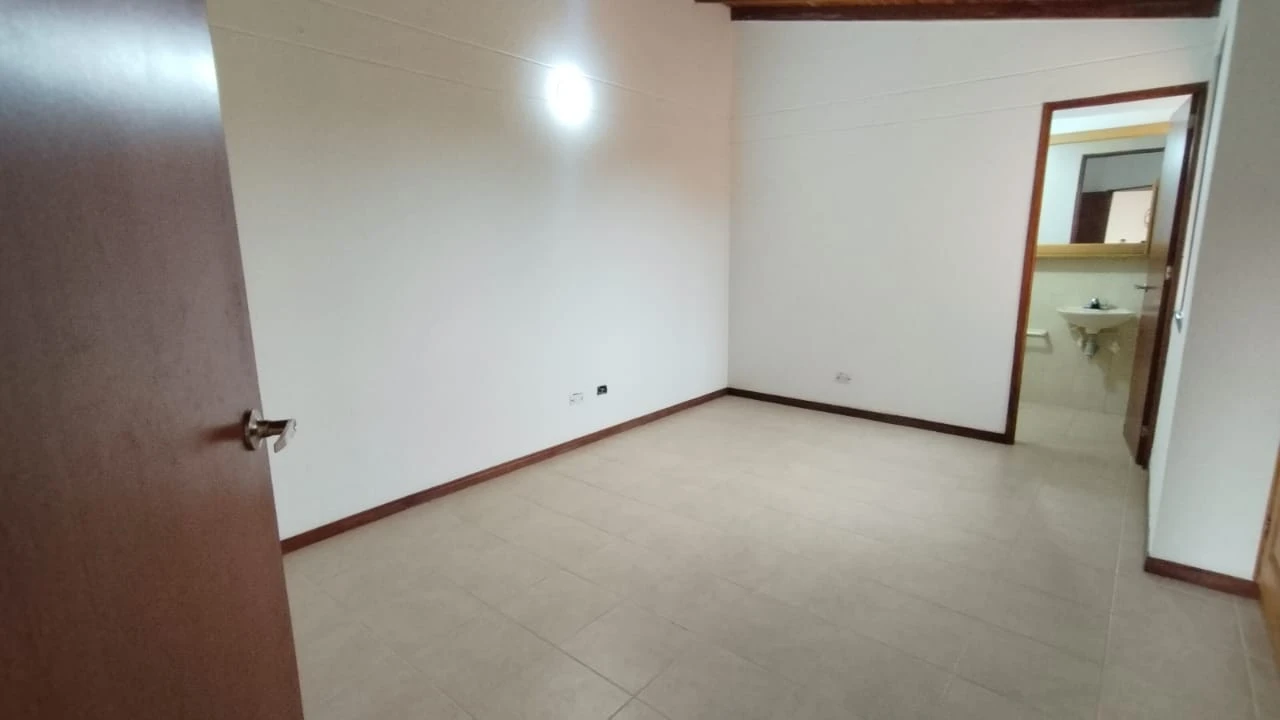 Casa en arriendo en Samanes, sector UCO, Rionegro