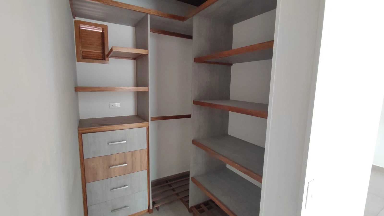 Casa en arriendo en Rionegro en sector cuatro esquinas 