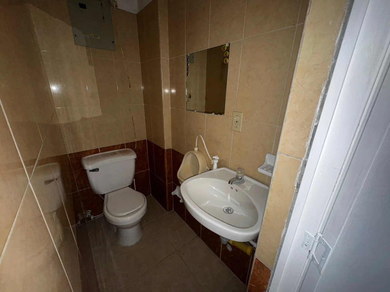 Casa-Local sector Barrio Perez