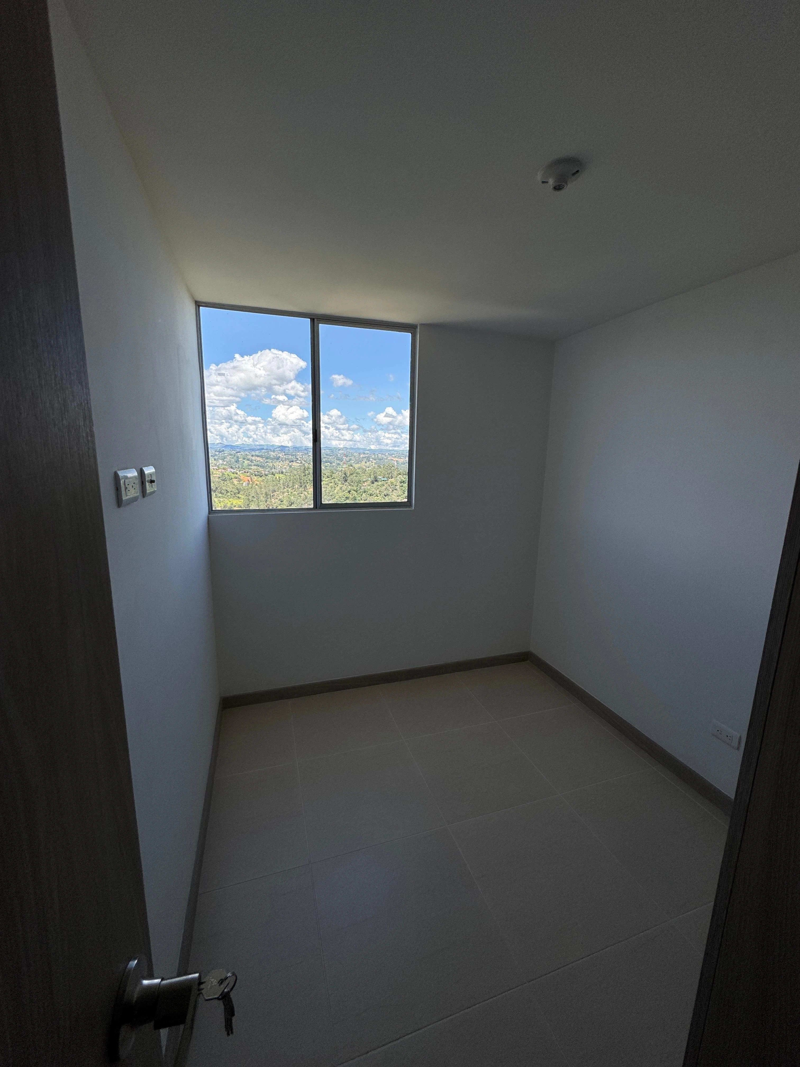 APARTAMENTO EN ARRIENDO EN ARANDANOS, RIONEGRO