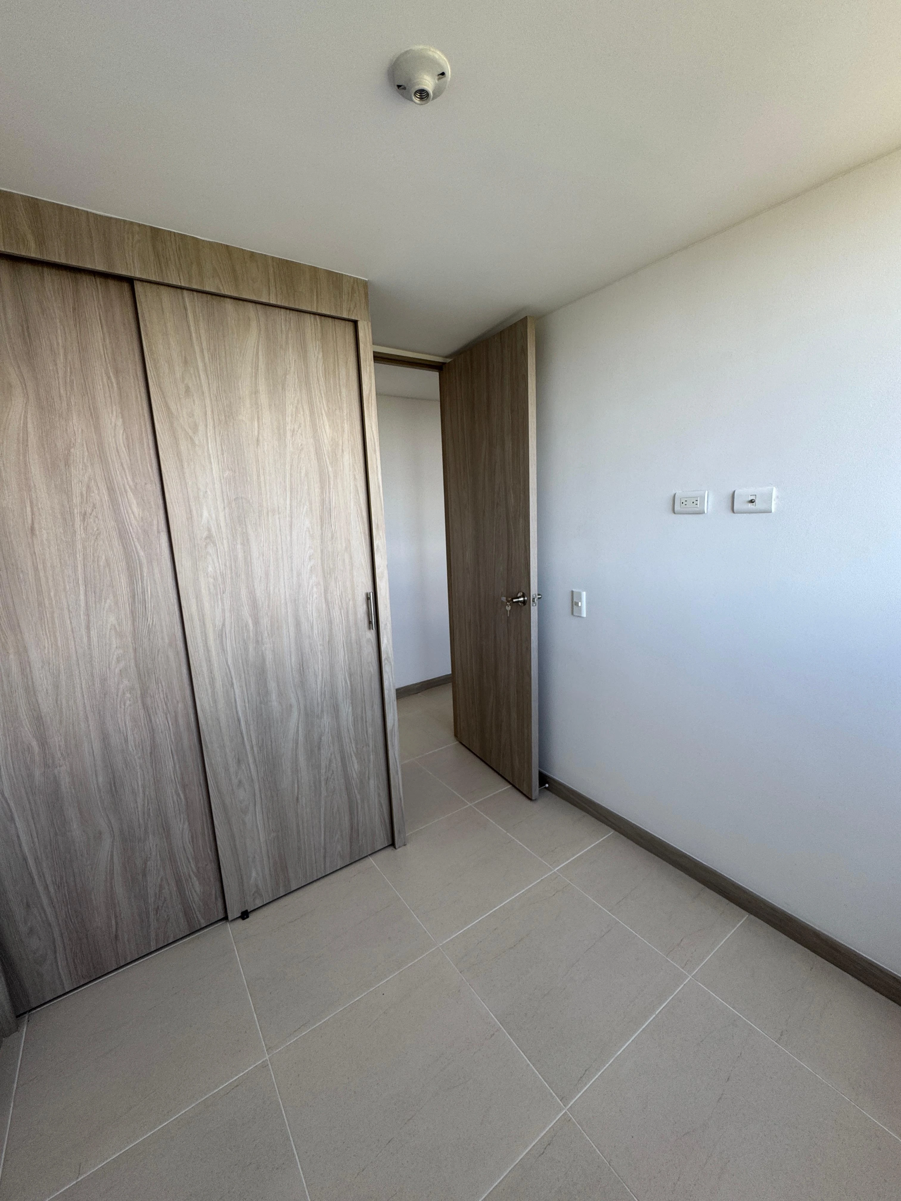 APARTAMENTO EN ARRIENDO EN ARANDANOS, RIONEGRO