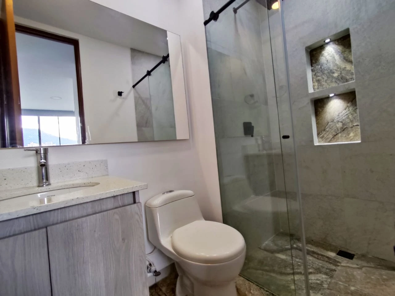 Apartamento en Arriendo sector Sector Frontera Envigado