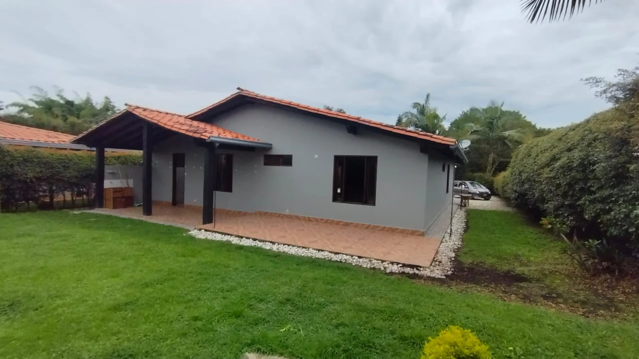 Casa lote en renta en cabeceras