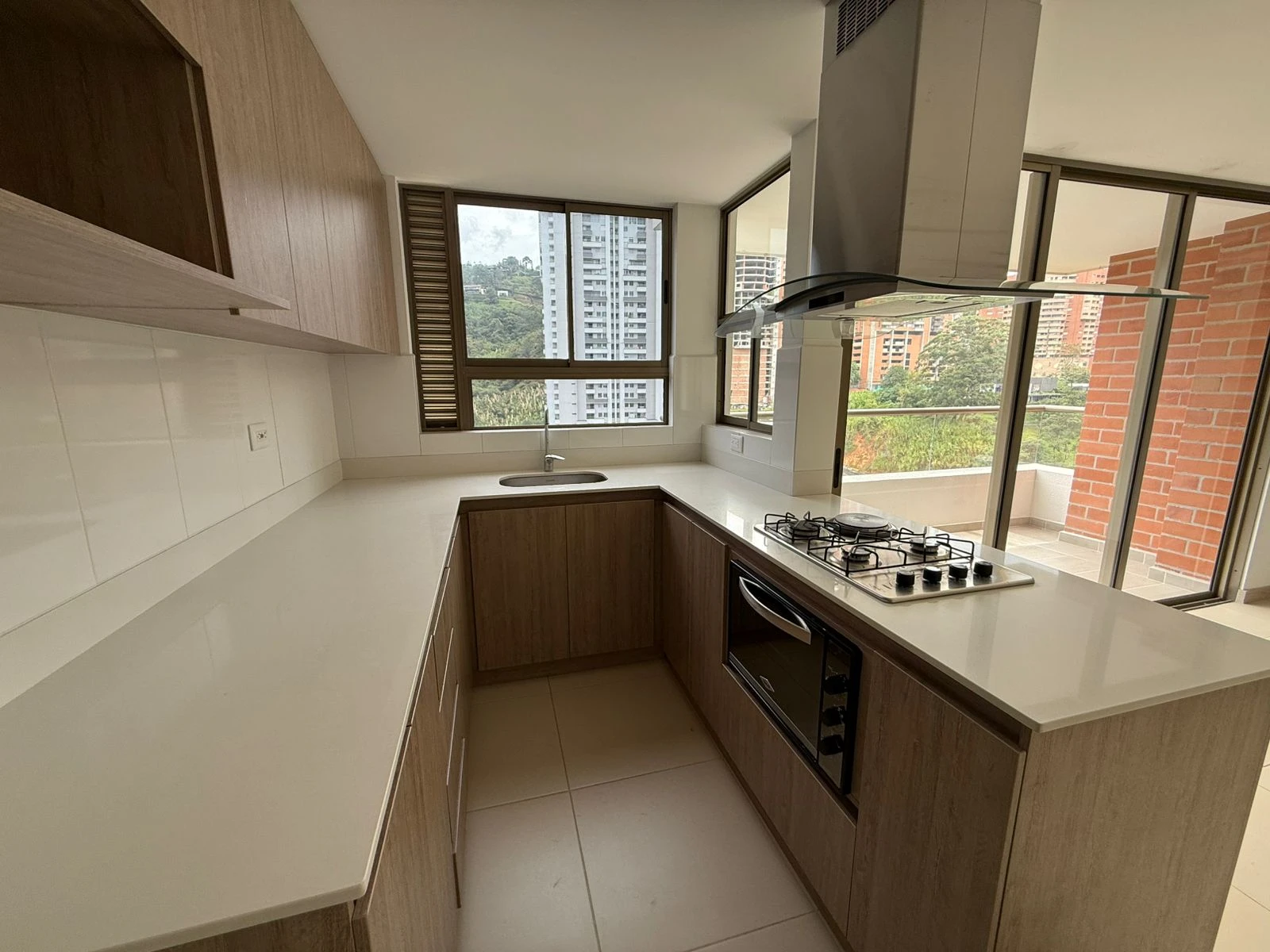 Apartamento en arriendo sector los alcazares