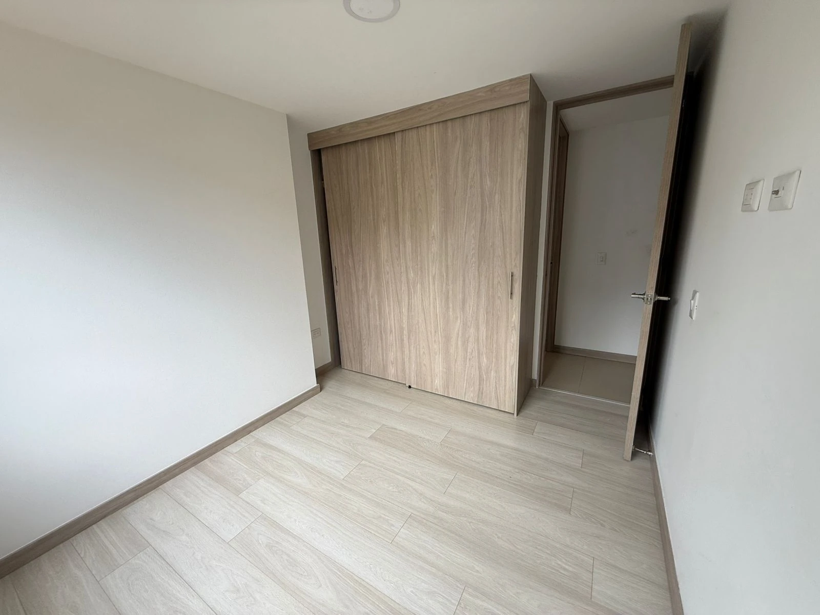 Apartamento en arriendo sector los alcazares