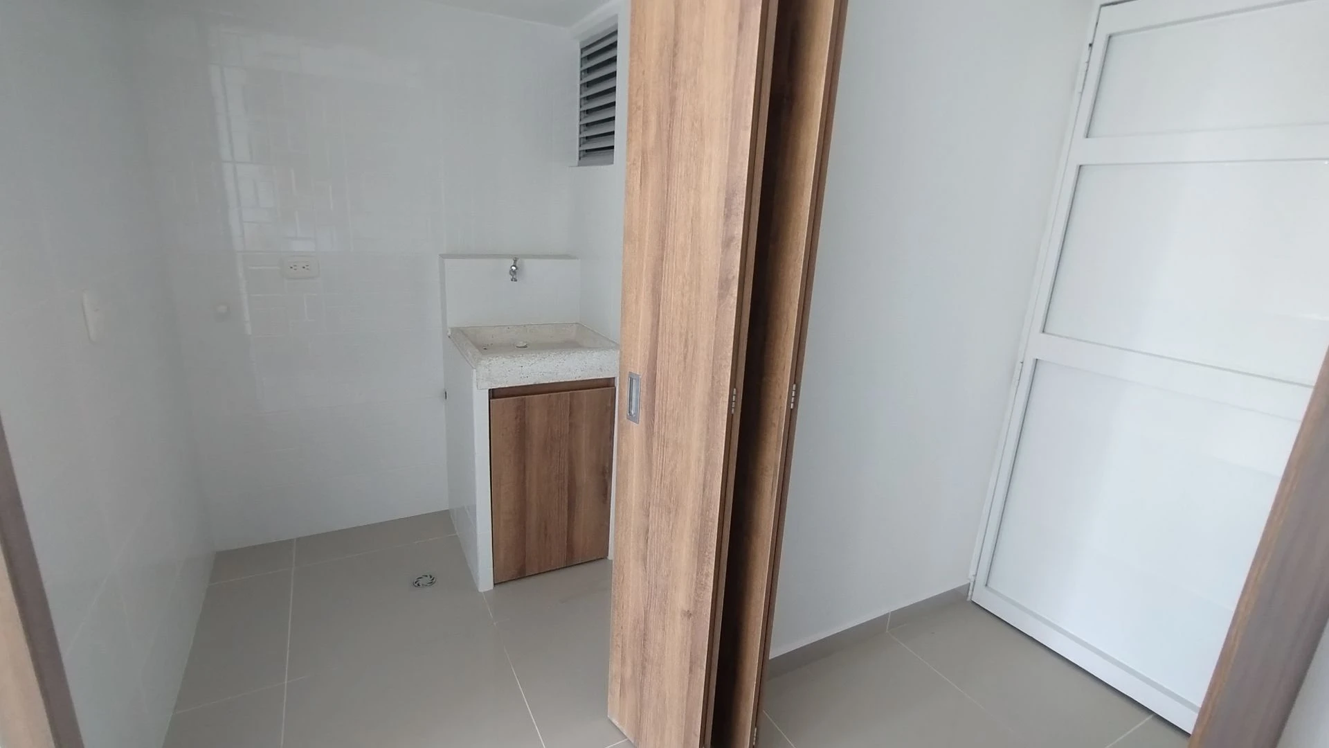 APARTAMENTO PARA ESTRENAR EN ALAMEDA DEL RÍO.