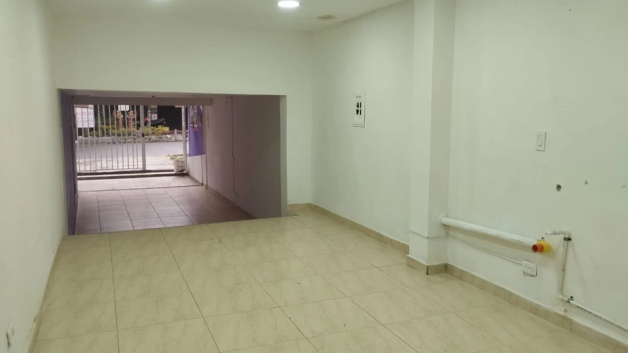 Local Comercial En Arriendo Sector Calasanz