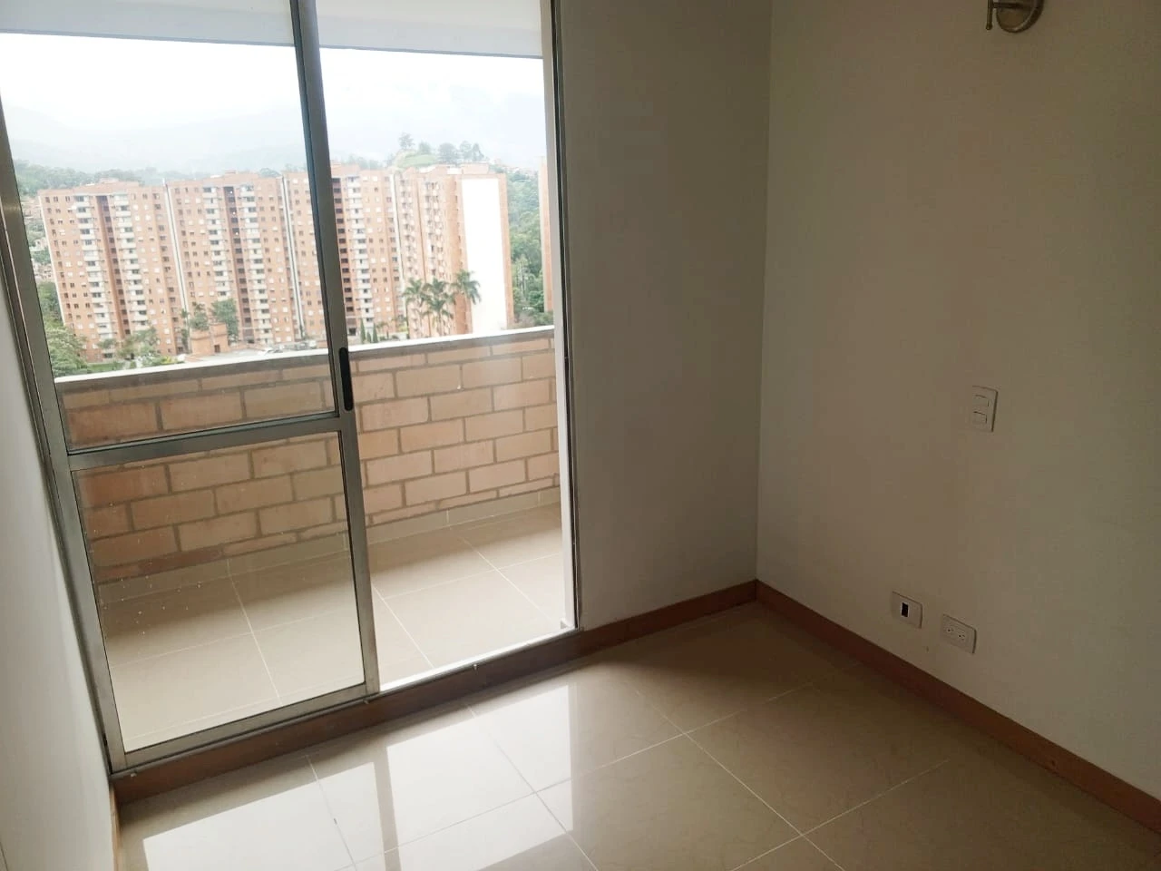 Apartamento en arriendo en Loma De Los Bernal, Belén