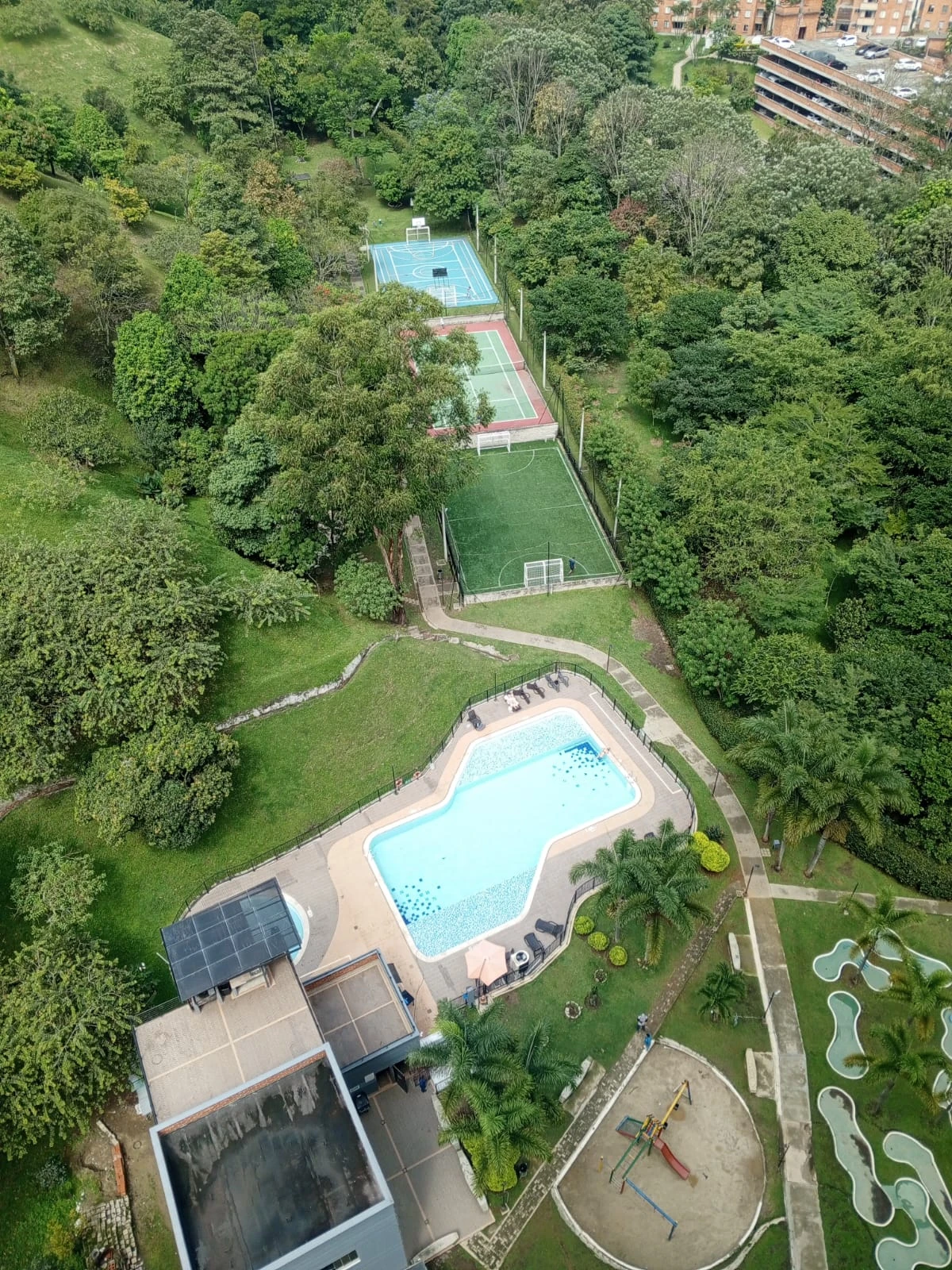 Apartamento en arriendo en Loma De Los Bernal, Belén