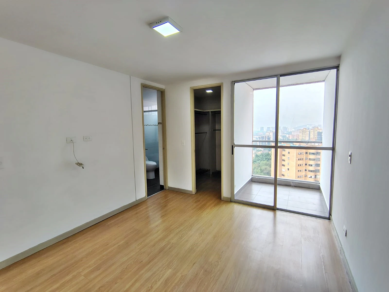 Apartamento en arriendo sector Santa Maria de los Angeles