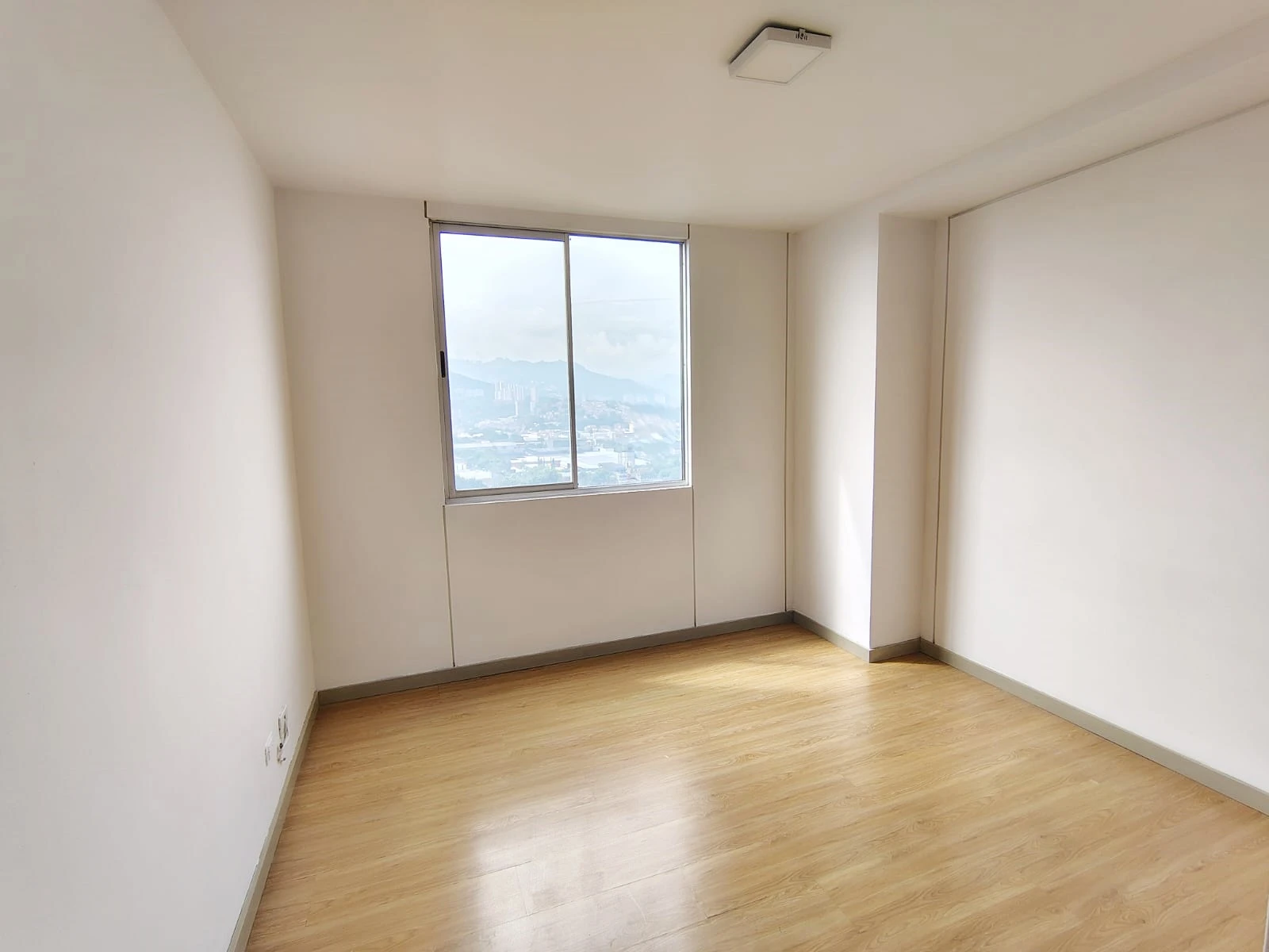 Apartamento en arriendo sector Santa Maria de los Angeles