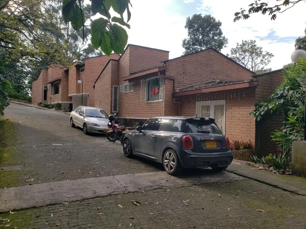 ARRIENDO APARTAMENTO SECTOR EL TESORO