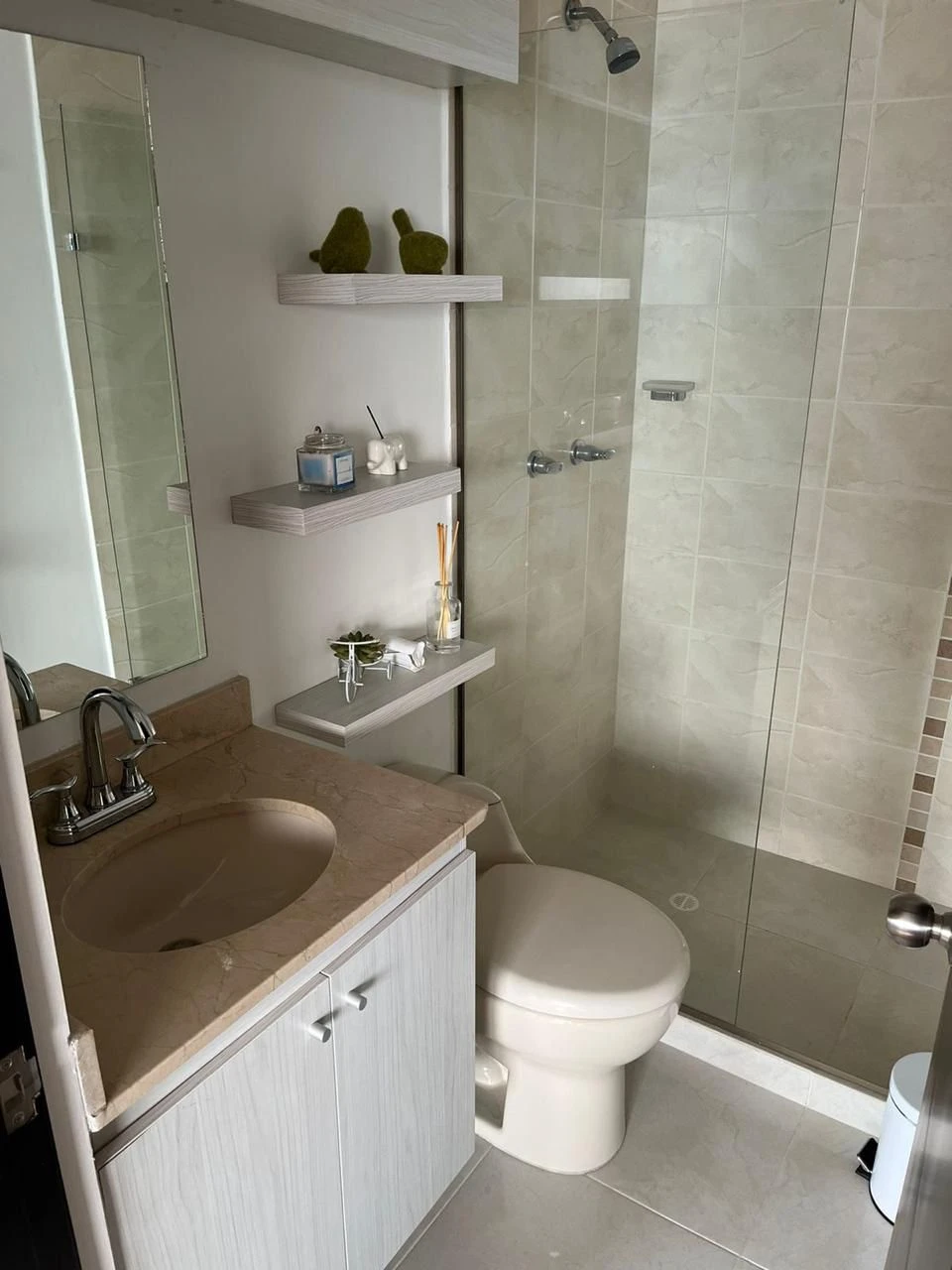 Arriendo Apartamento en el Poblado  Loma de los Gonzales