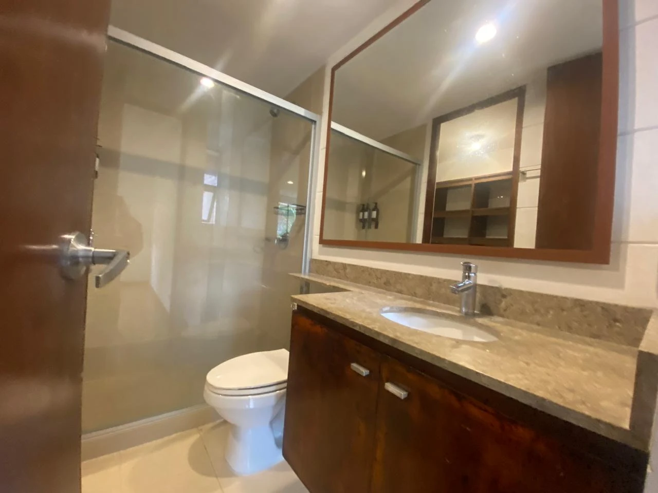 Arriendo Apartamento en el Poblado la Frontera