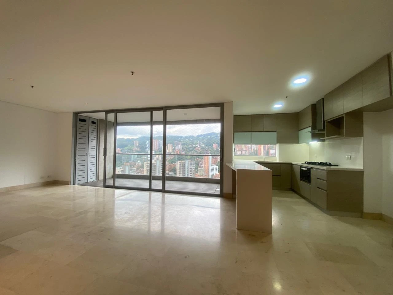 Arriendo Apartamento en el Poblado