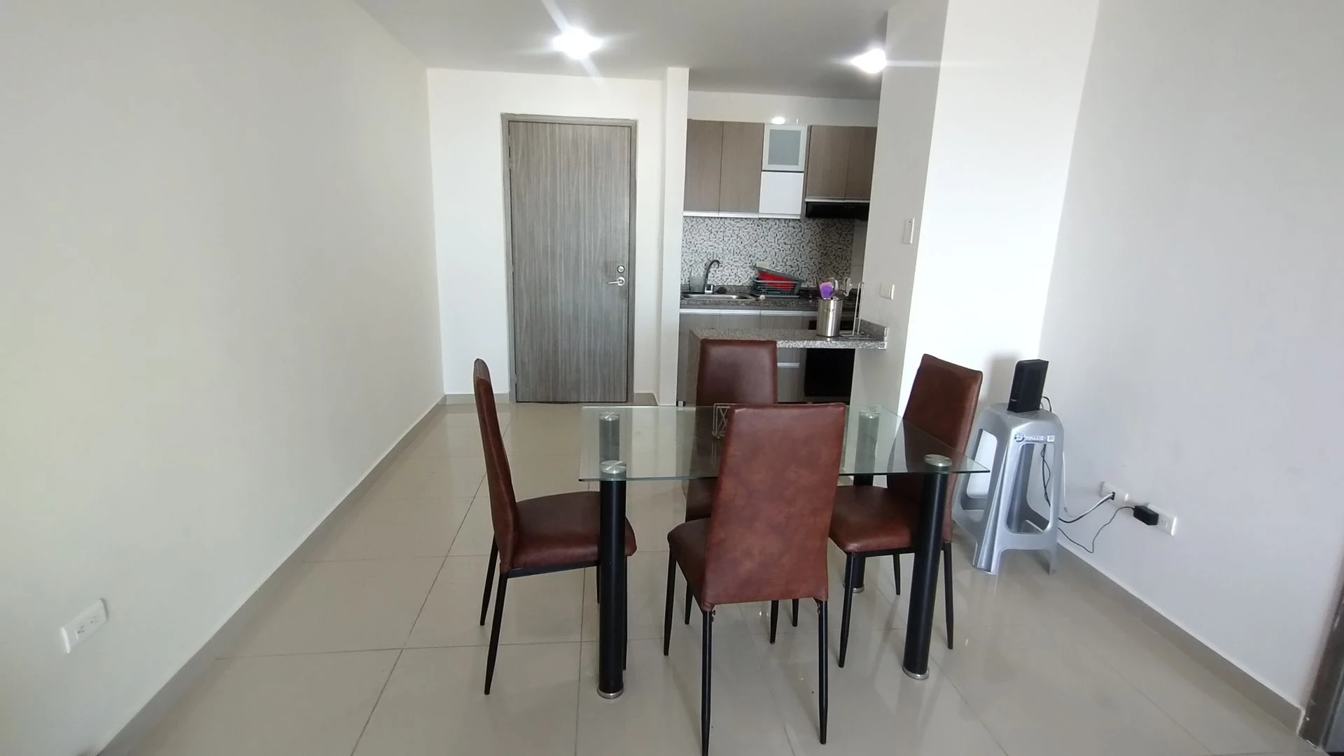 APARTAMENTO AMOBLADO EN RENTA