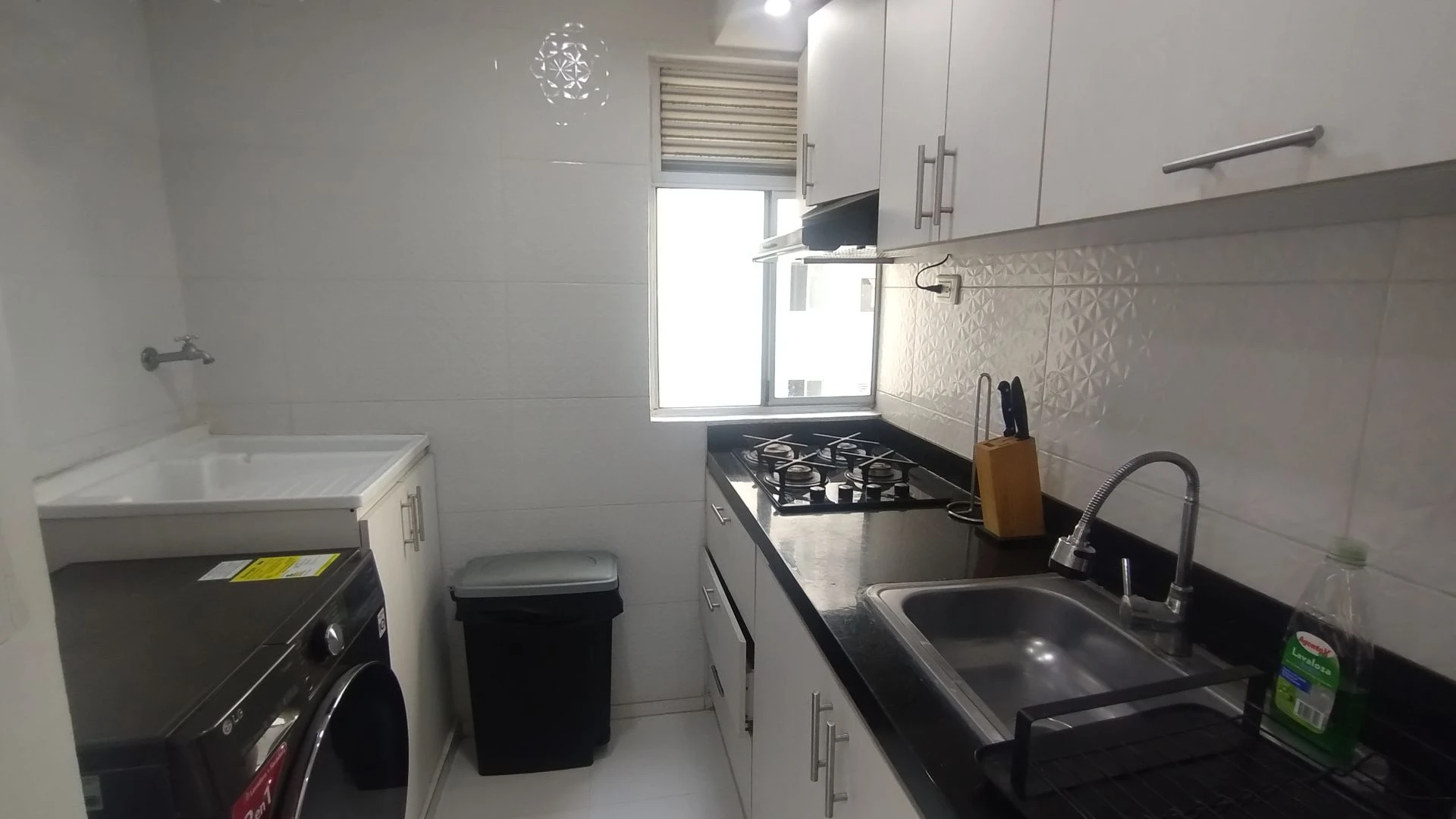 APARTAMENTO AMOBLADO EN ARRIENDO EN ALAMEDA DEL RÍO.