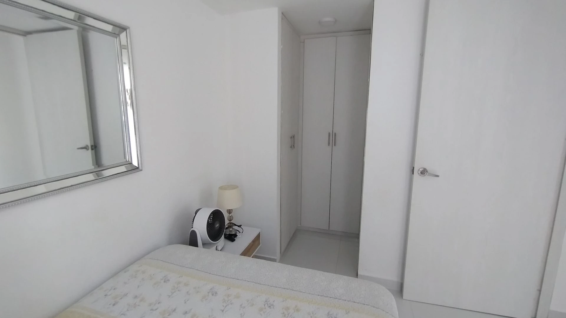 APARTAMENTO AMOBLADO EN ARRIENDO EN ALAMEDA DEL RÍO.