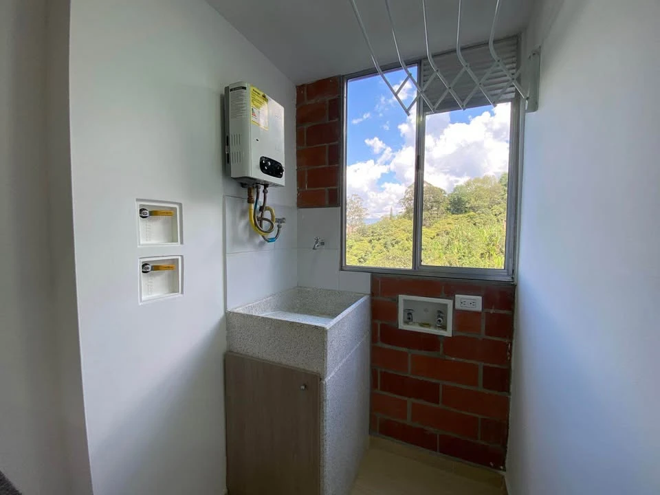 Apartamento en arriendo sector alto las flores