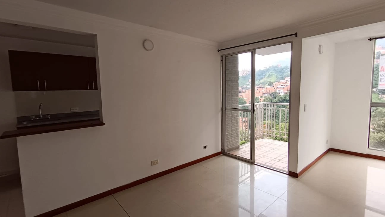 Apartamento en Arriendo Loma de los Bernal Medellin